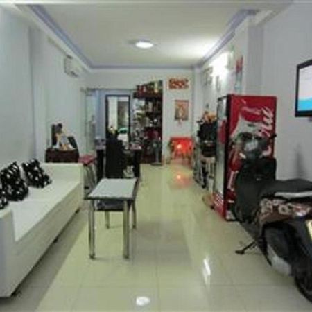 Thanh Thuong Guesthouse Thành Pho Ho Chí Minh Esterno foto